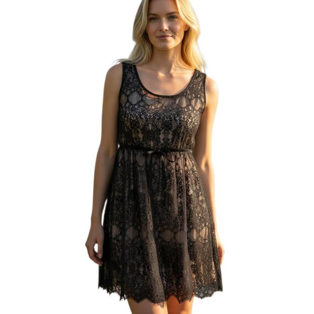 PINKY BLACK LACE OVERLAY DRESS WITH GOLD/NUDE LINING SZ.M EUC